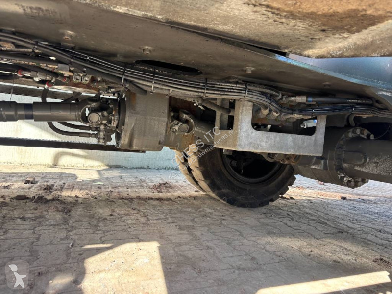 جرافة Sennebogen 821 M - 821 E - E - 818 - 825