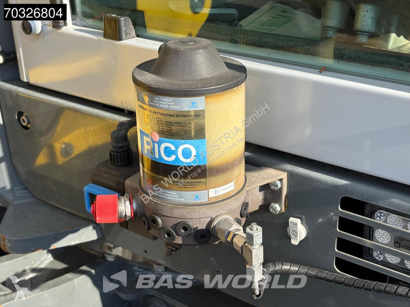 جرافة Wacker Neuson Powertilt