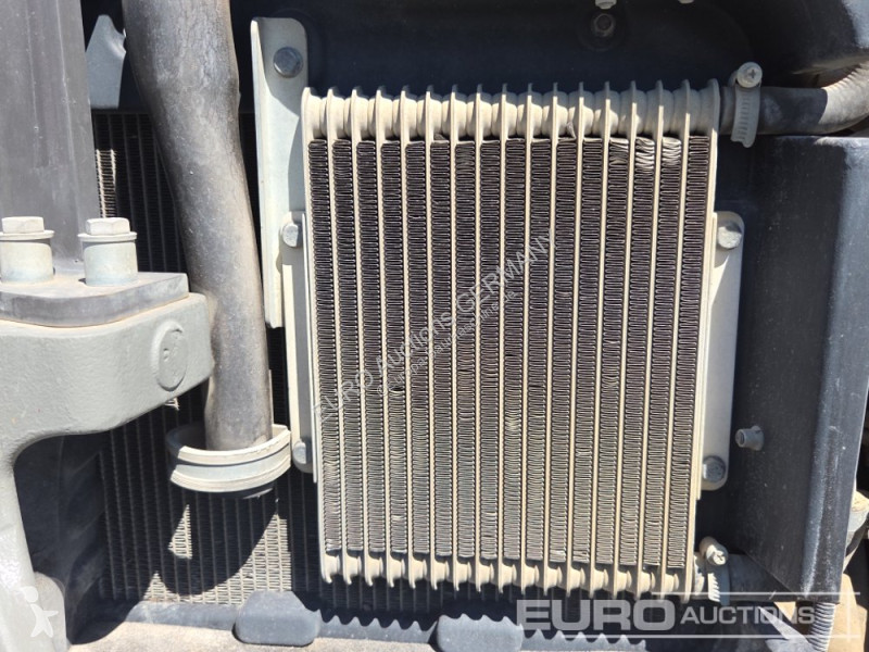 جرافة Volvo ECR25D