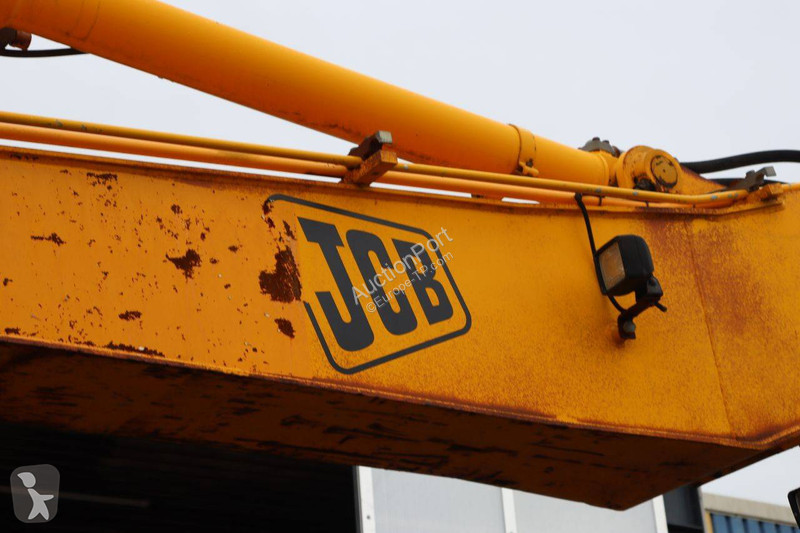 جرافة JCB