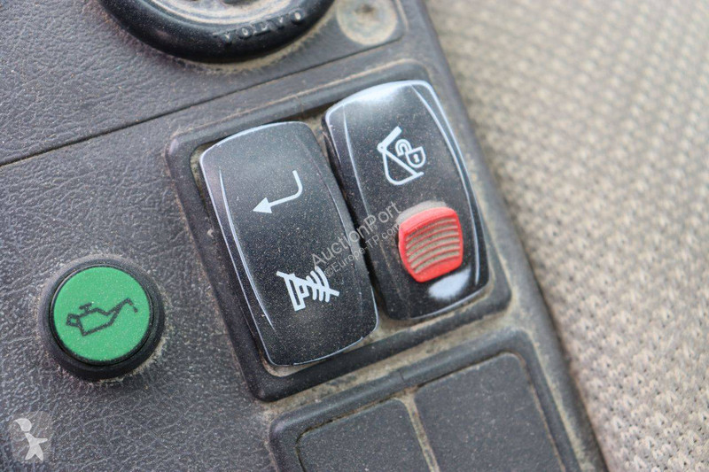 جرافة Volvo L