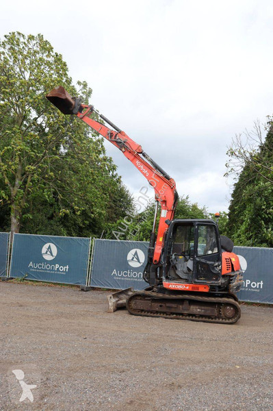 Excavadora Kubota KX080-4