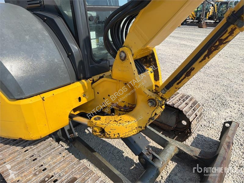 جرافة Komatsu