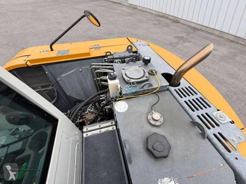 Pelle Liebherr A  COMPACT