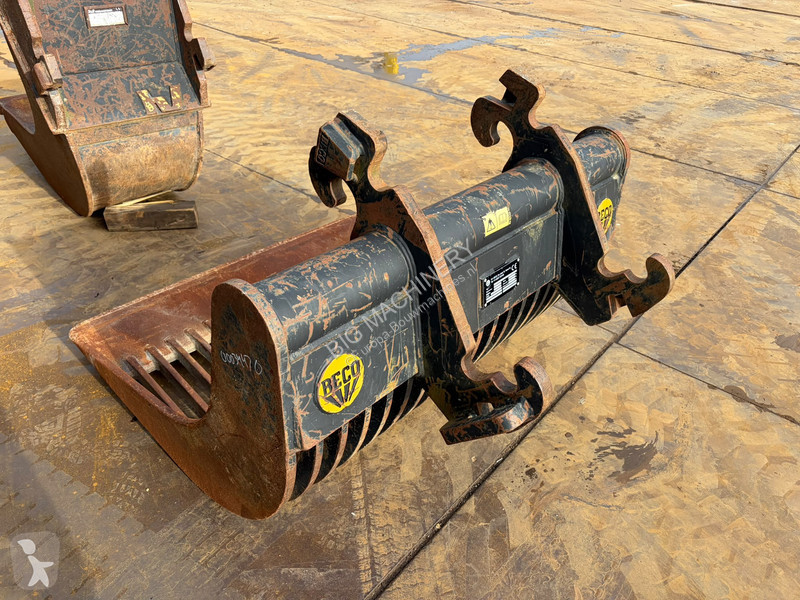 Багер Caterpillar F