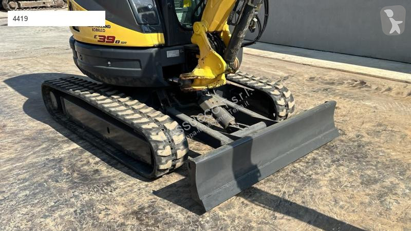 Escavatore New Holland E39B