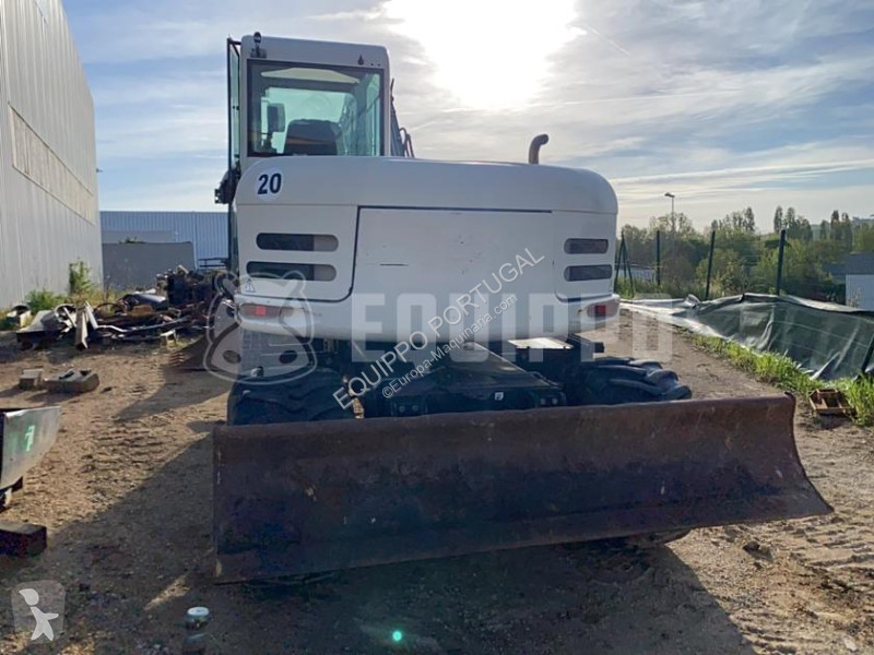 Escavadora Terex with two-piece offset boom and...