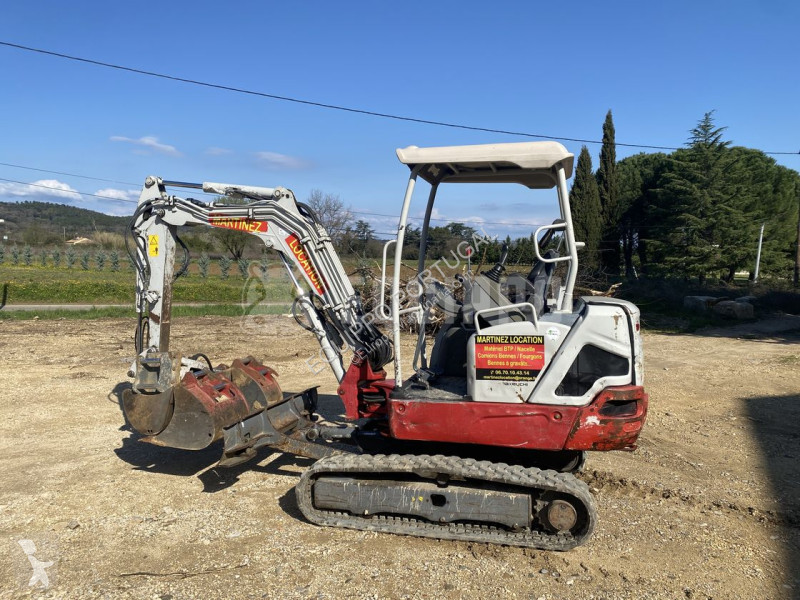 Escavadora Takeuchi TB225 with 3 buckets and...