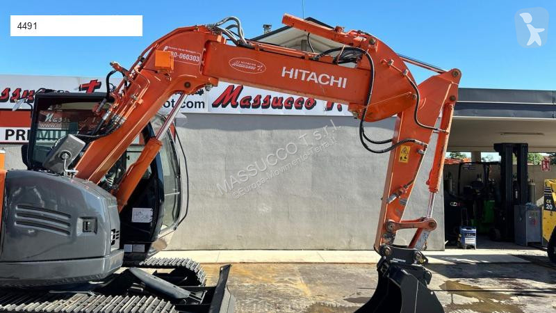 Escavatore Hitachi ZX85US-3