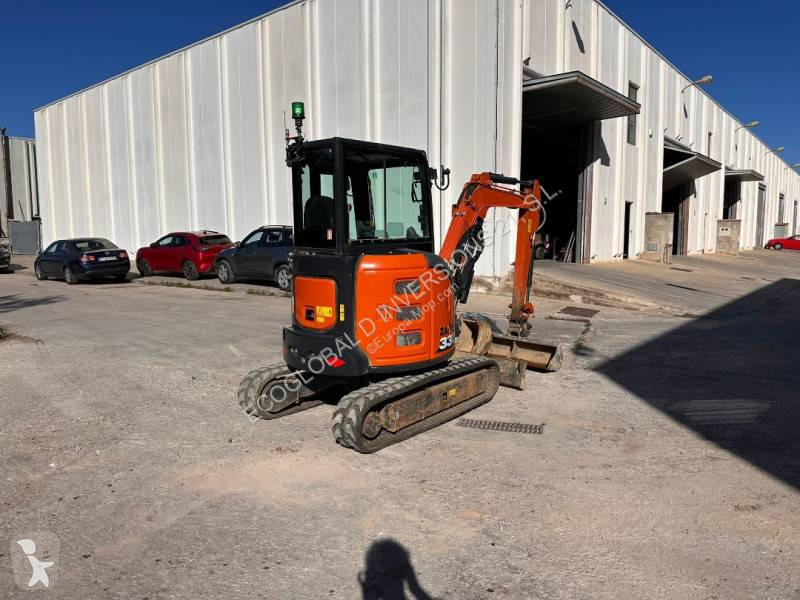 Escavadora Hitachi ZX33U-6 CLR