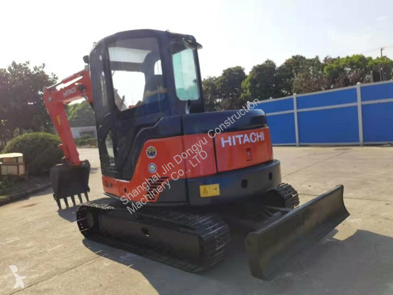 Escavadora Hitachi ZX 65