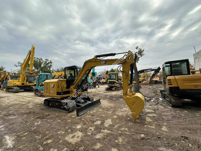 Lopatový nakládač Caterpillar 305.5E