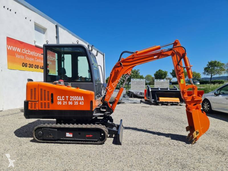 Lopatový nakládač CLC 2.6T