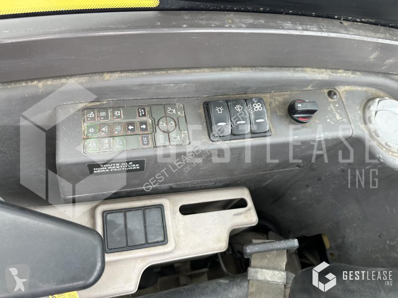 Lopatový nakládač Volvo ECR50D