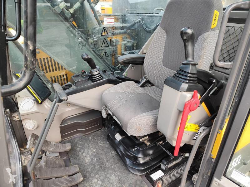 Escavadora Volvo ECR145EL