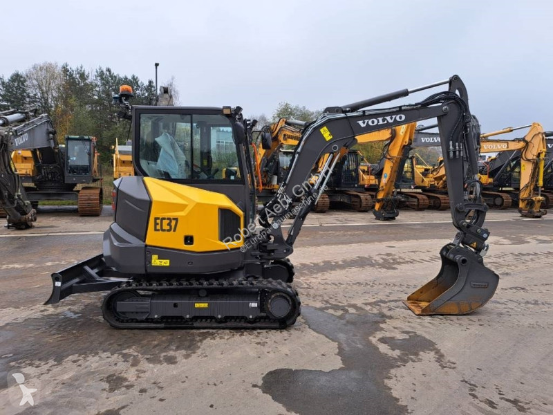 Escavadora Volvo EC 37 F