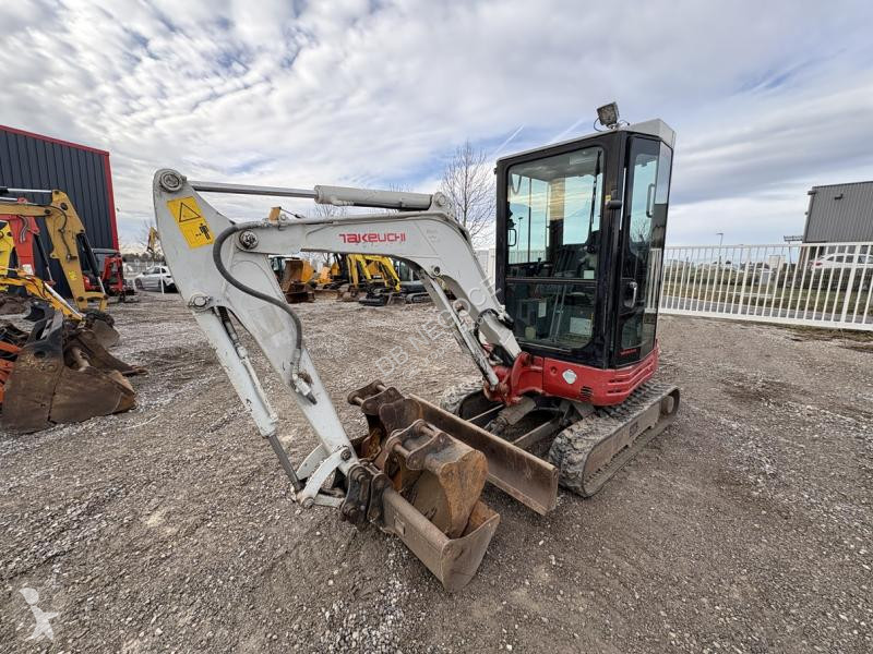 Excavadora Takeuchi