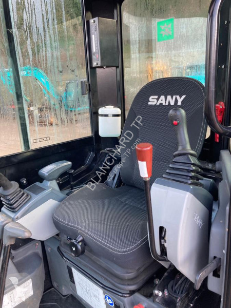 Escavadora Sany  SY26U