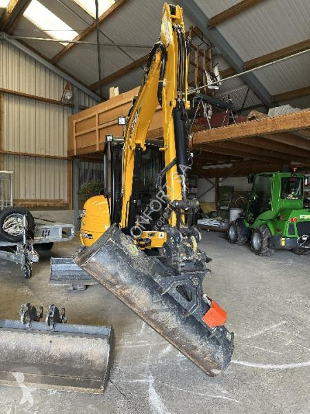 Excavator JCB 5 buckets
