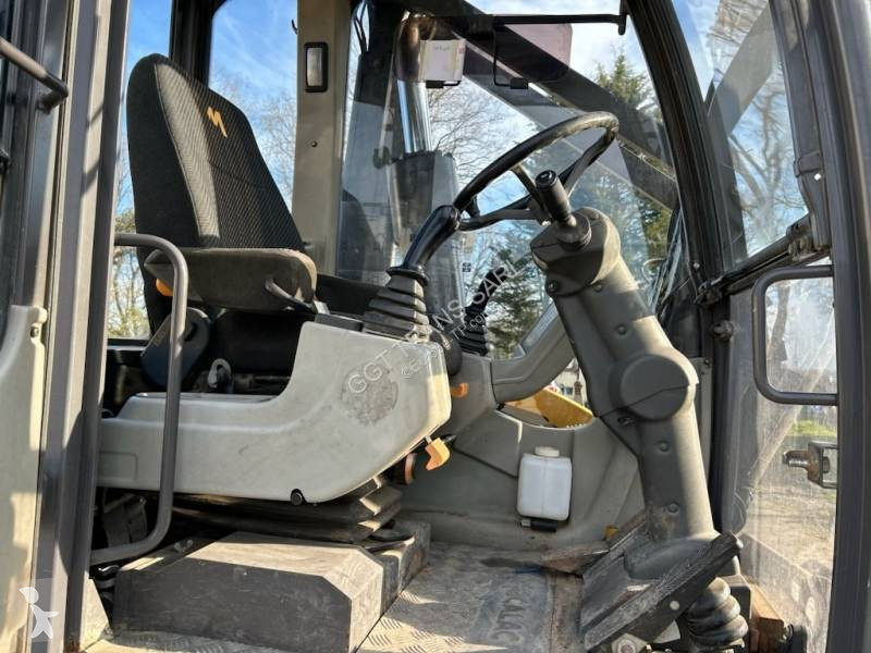 Excavator Mecalac