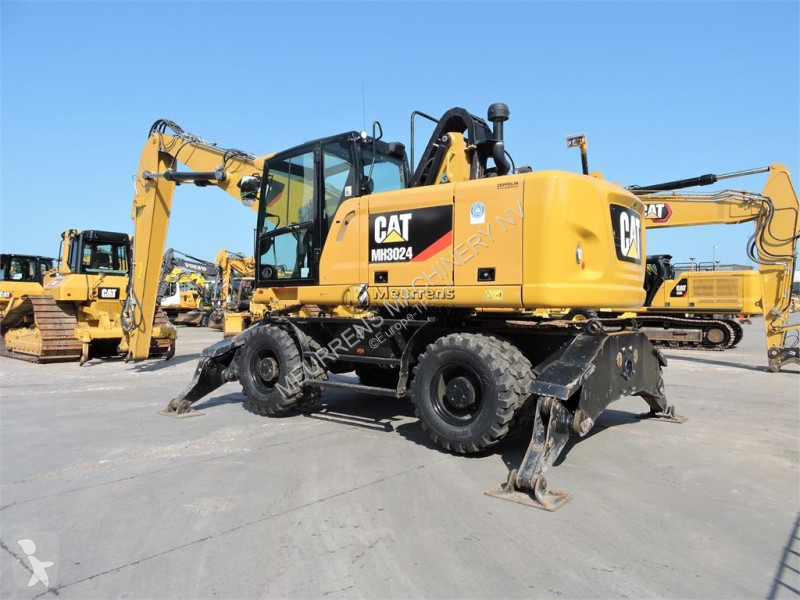 Lopatový nakládač Caterpillar MH3024