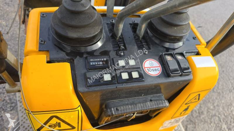 Excavator JCB