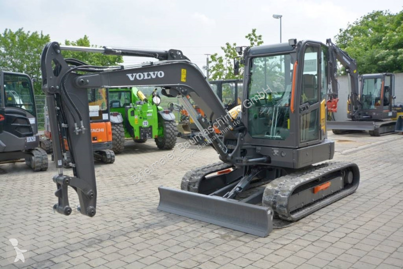 Lopatový nakládač Volvo ECR F