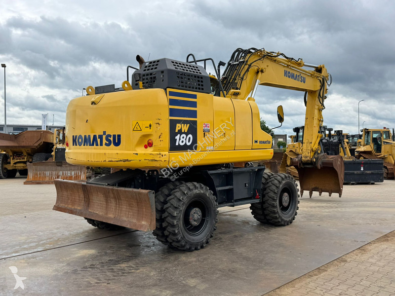 Excavator Komatsu -11