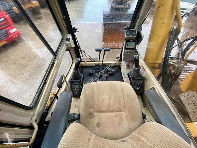 Escavatore Caterpillar NVT