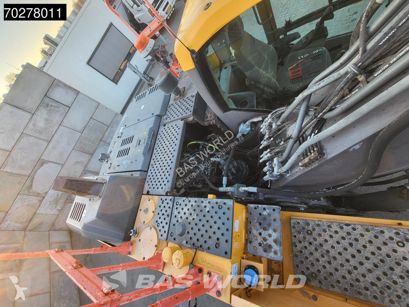 Escavatore Volvo C220