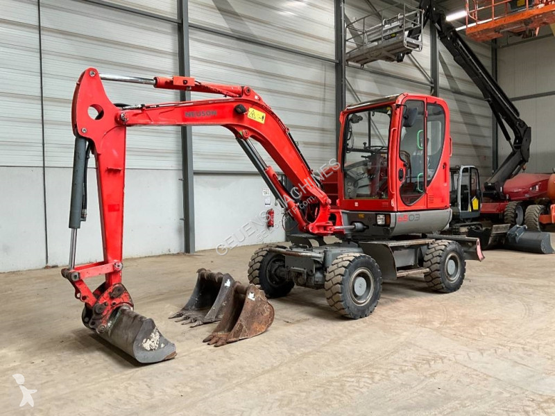 Escavadora Neuson 6503 WD