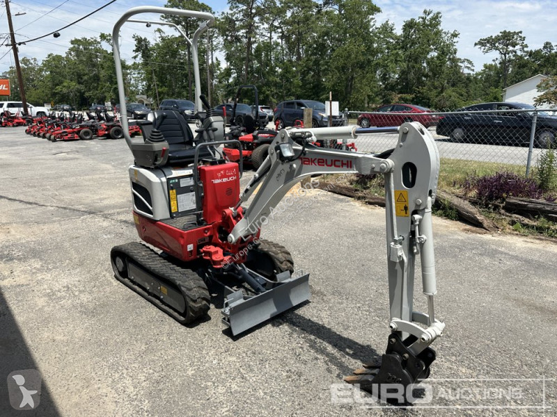 Escavadora Takeuchi TB210R