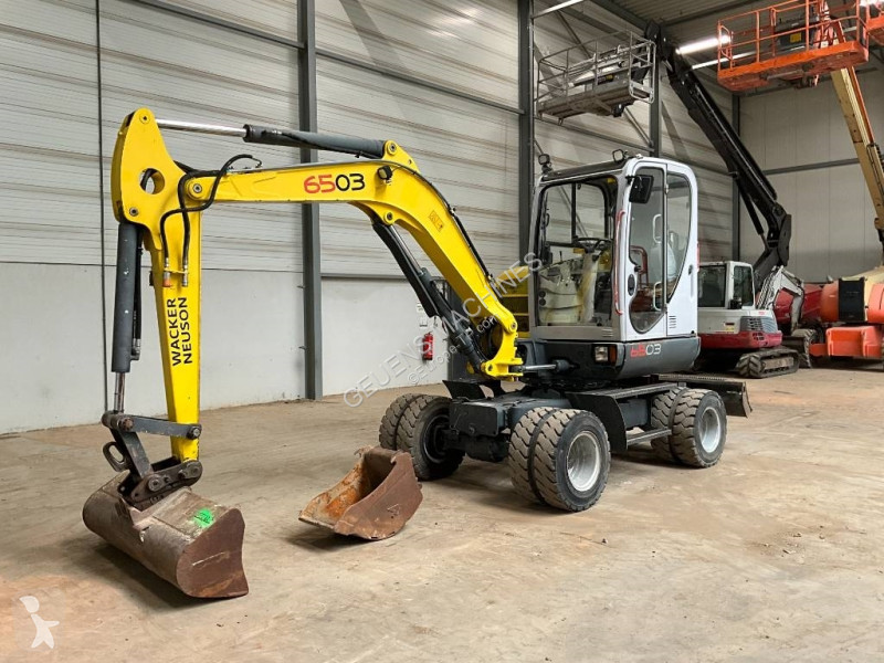 Escavadora Neuson 6503 WD