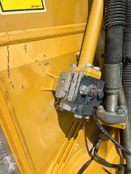 Graafmachine Caterpillar 395 with only 1600...
