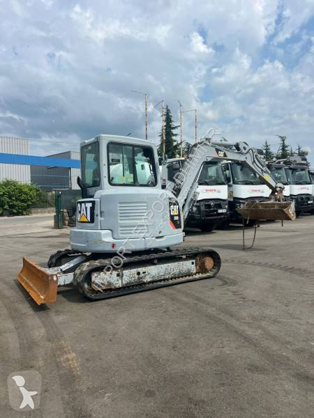 Escavadora Caterpillar
