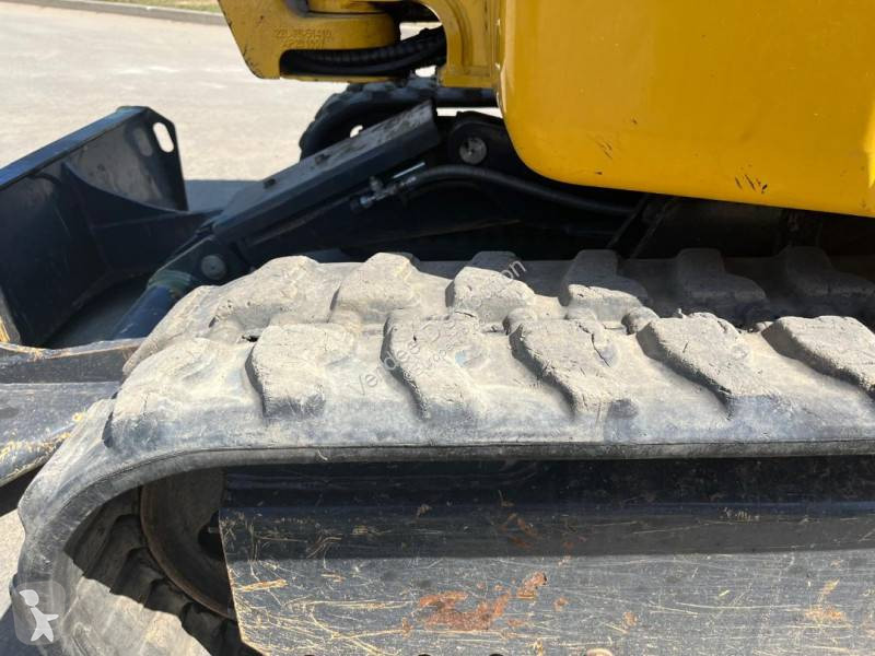 Lopatový nakládač Komatsu PC30MR-5
