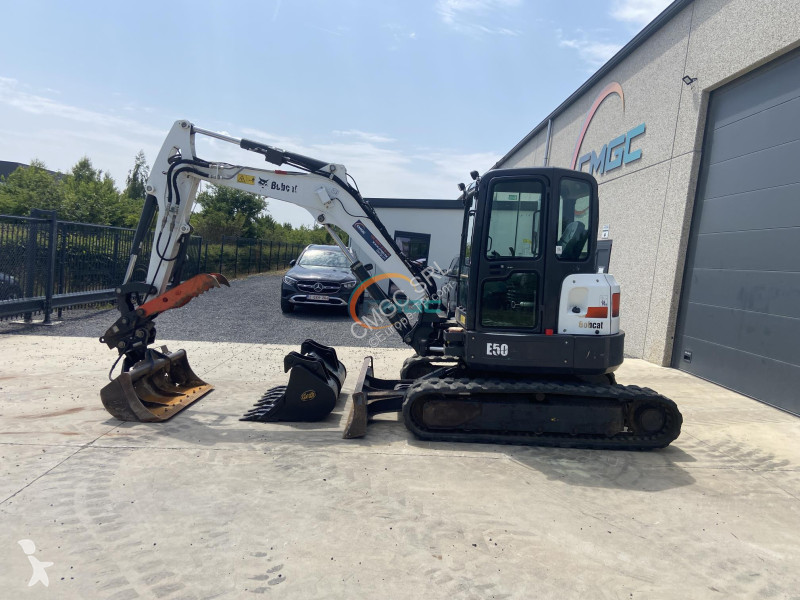 Escavadora Bobcat