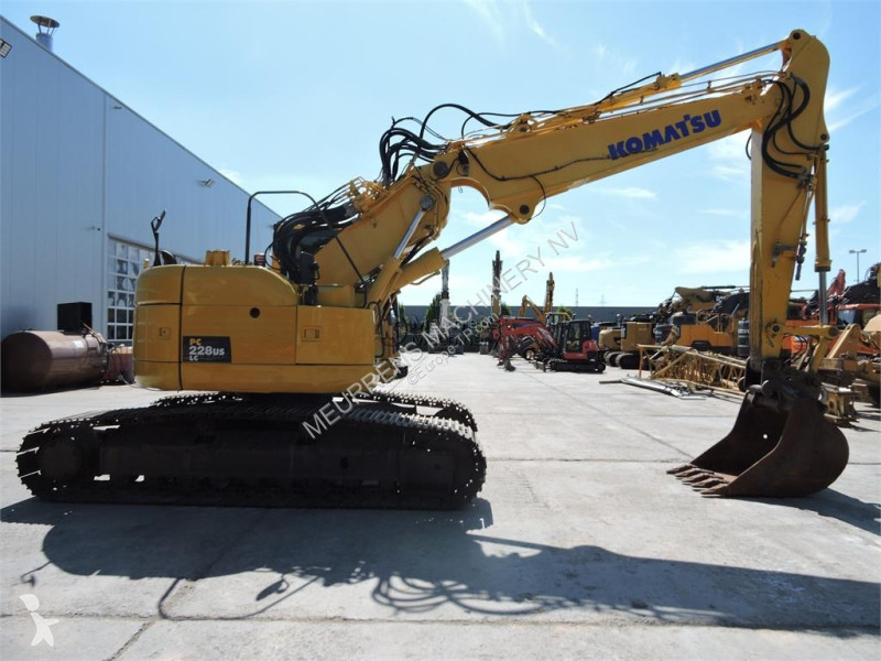 جرافة Komatsu PC228