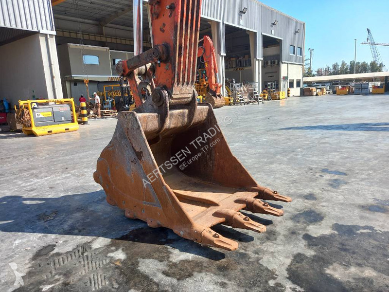 Graafmachine Hitachi -5G (Abu Dhabi)