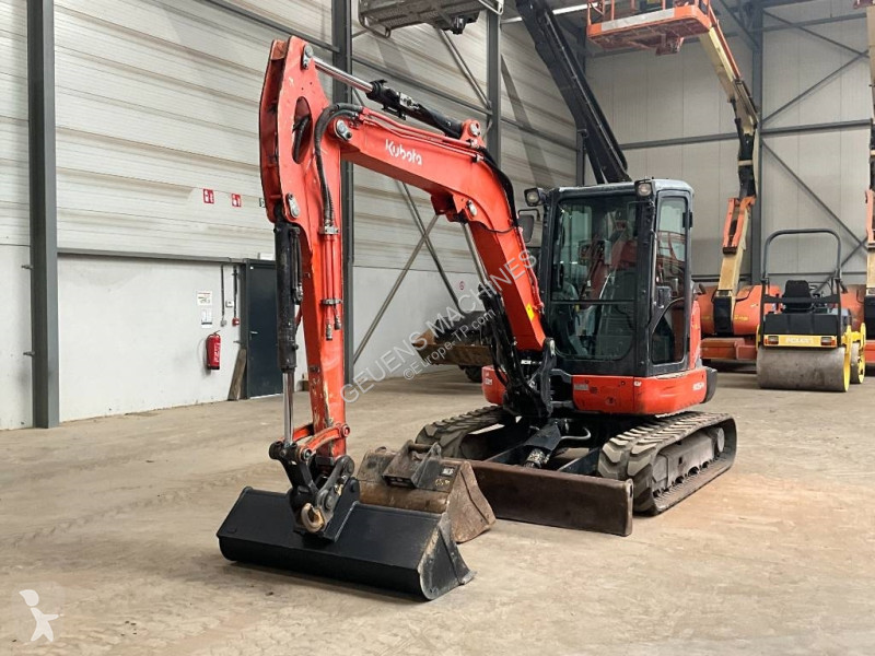 Escavatore Kubota 057-4