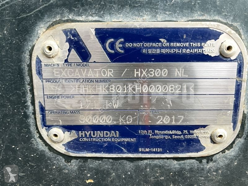 Escavatore Hyundai HX300 NL with a bucket and...