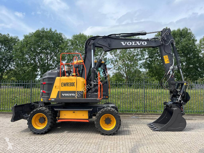 Graafmachine Volvo EWR 130E demo 2022 all hydr...