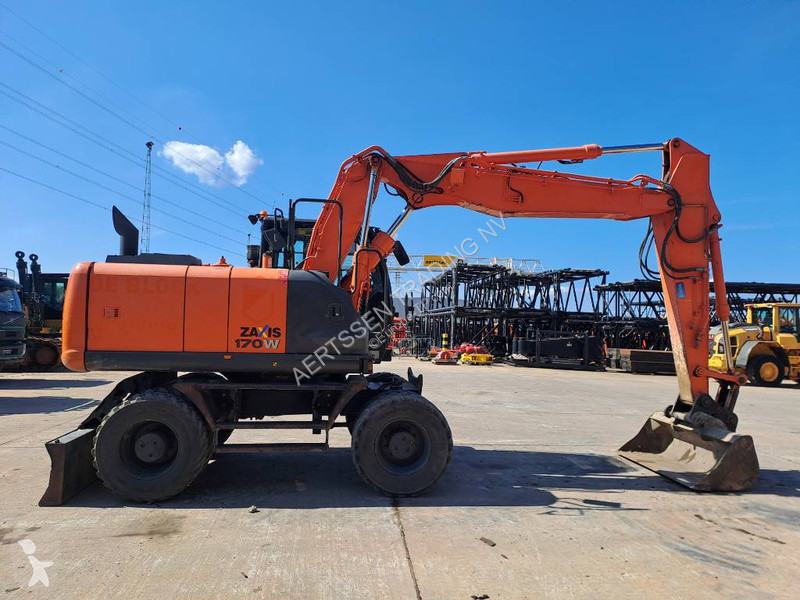 Escavadora Hitachi W-5 B