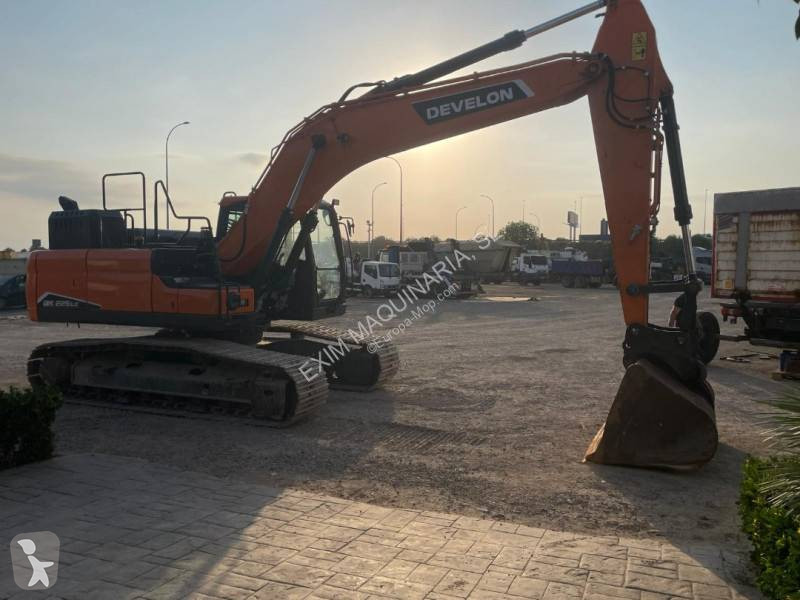 Excavadora Doosan DX225