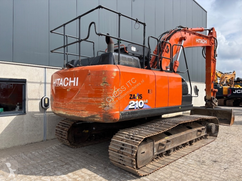 Escavadora Hitachi LC-6