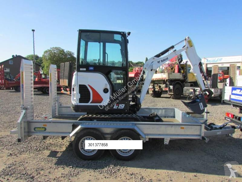 Escavadora Bobcat E 19 + Anhänger Unsinn...