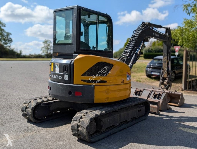Escavadora Kato HD50V5