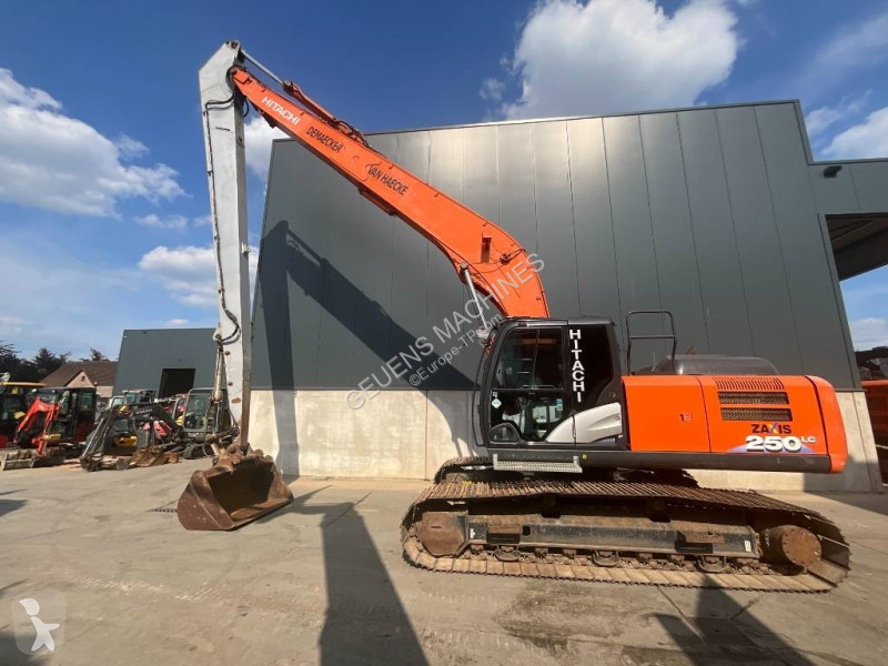 Excavator Hitachi LC-6