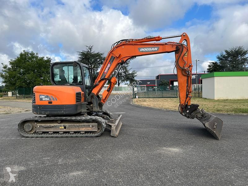 Escavadora Doosan  DX85R-3