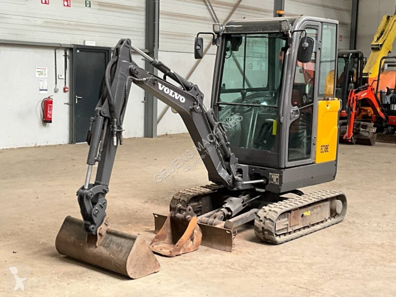 Escavadora Volvo EC 18 E